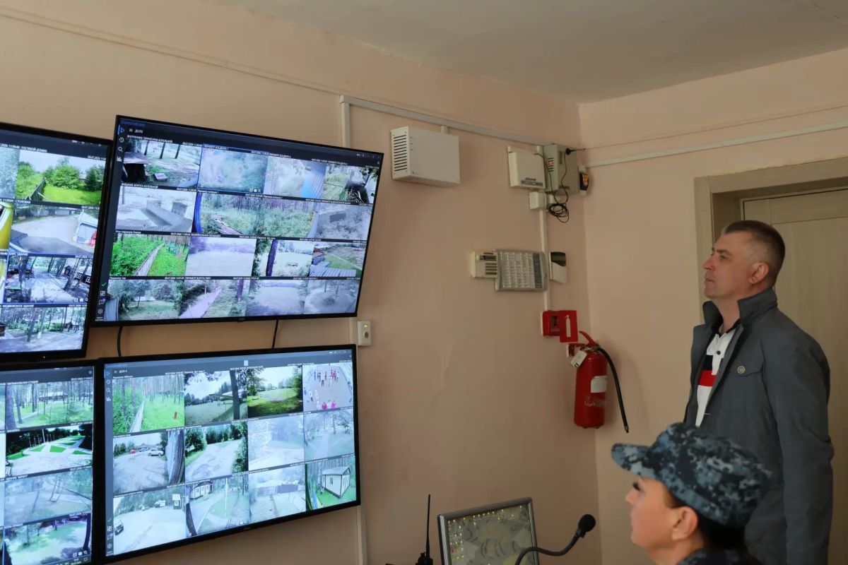 Депутат Красноярского городского совета, генеральный директор телекомпании «8 канал - Красноярский край» Иван Головкин побывал в детском лагере ГУФСИН России по Красноярскому краю «Республика Солнечная» Депутат Красноярского городского совета, генеральный директор телекомпании «8 канал - Красноярский край» Иван Головкин побывал в детском лагере ГУФСИН России по Красноярскому краю «Республика Солнечная»