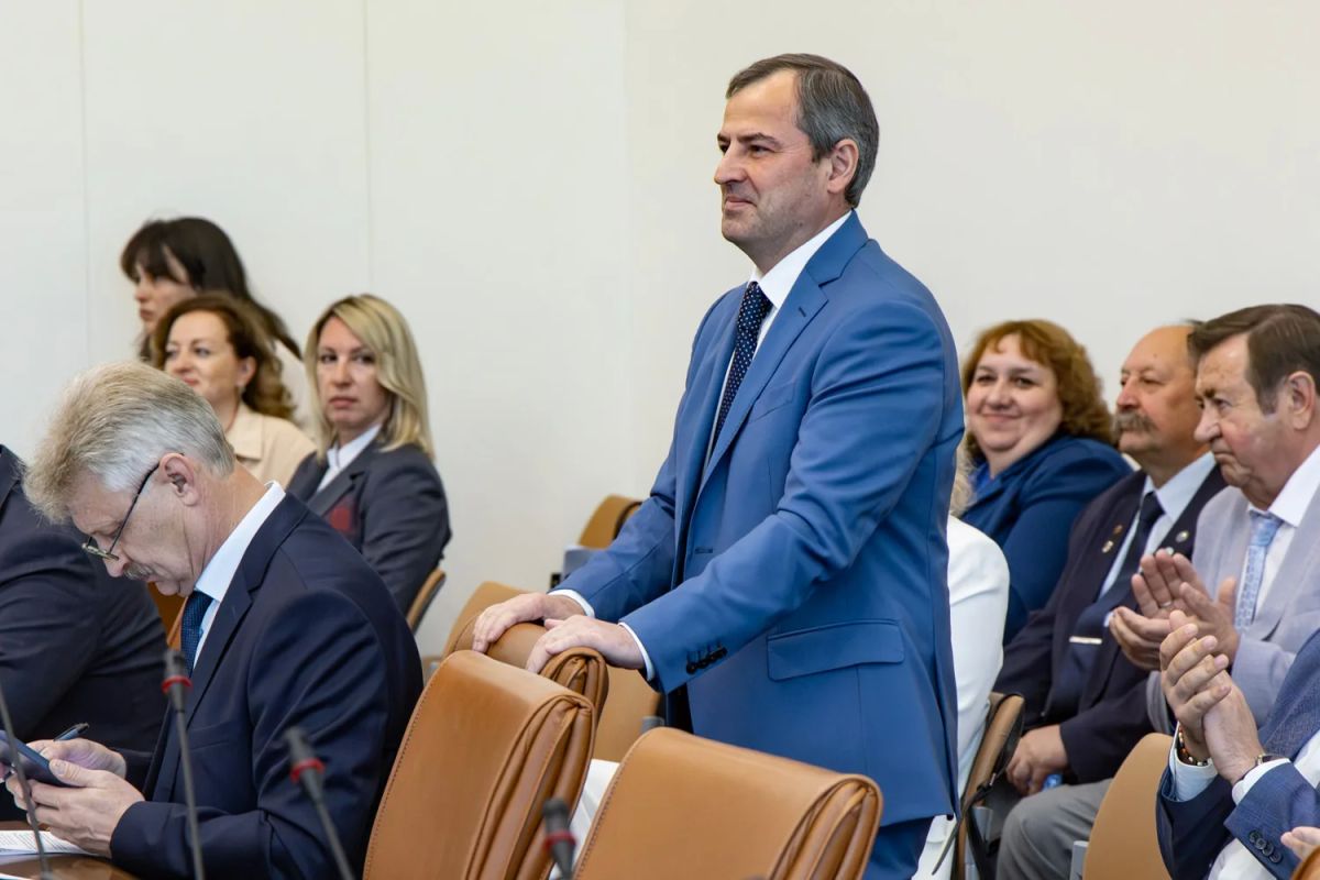Состоялось заключительное заседание сессии четвертого созыва краевого парламента Состоялось заключительное заседание сессии четвертого созыва краевого парламента