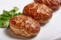 Откройте секрет нежных куриных котлет: как сделать их вкуснее и сочнее