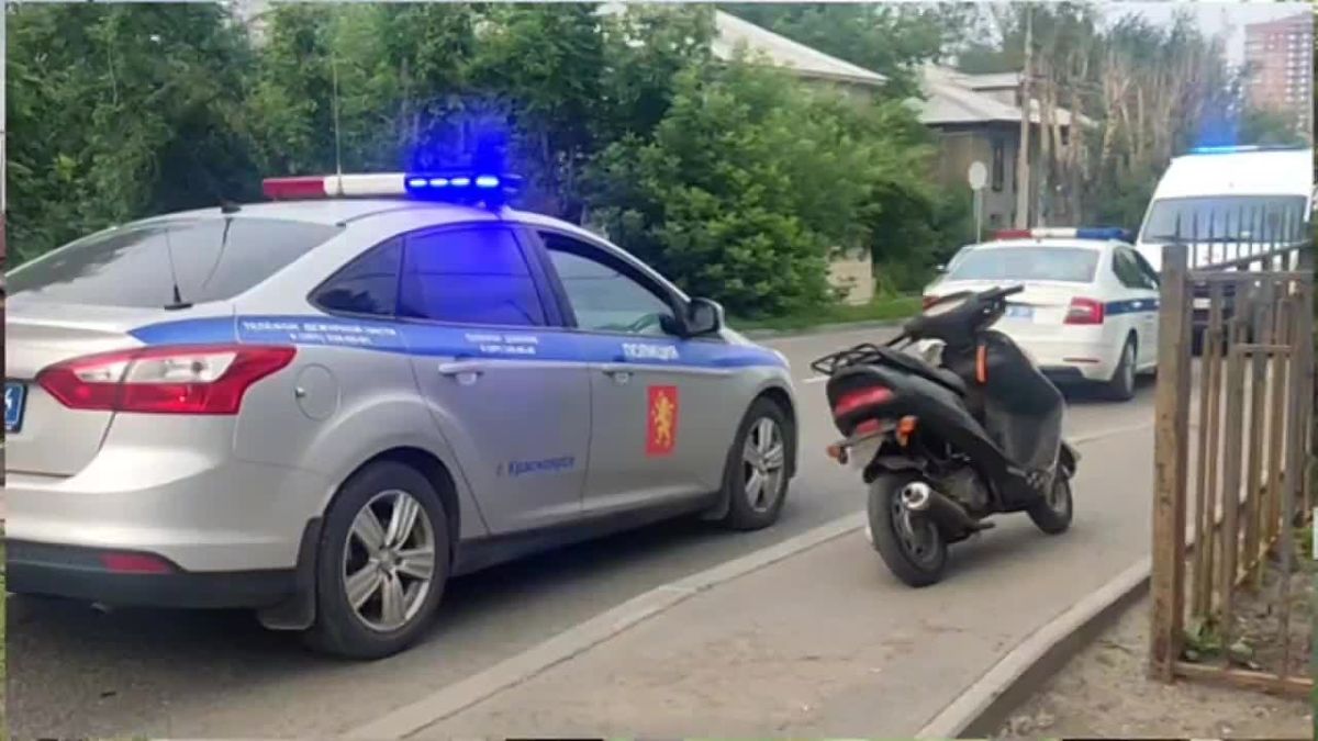 Сотрудники Госавтоинспекции Красноярска выясняют обстоятельства ДТП с участием несовершеннолетних