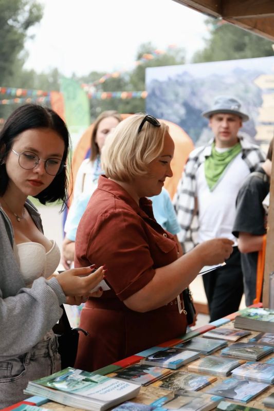 МИР Сибири стартовал!. Гости уже начали приезжать, погружаться в этно-мир и знакомится с Красноярским краем МИР Сибири стартовал!. Гости уже начали приезжать, погружаться в этно-мир и знакомится с Красноярским краем