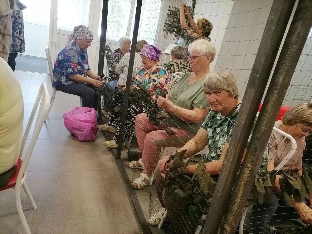 Всё для фронта! Всё для победы! Всё для фронта! Всё для победы!