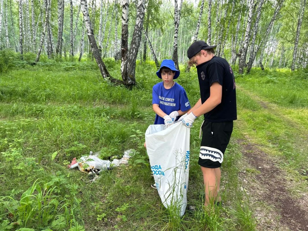 В Красноярском крае продолжается масштабная уборка берегов в рамках федерального проекта «Вода России» нацпроекта «Экологическое благополучие». В Красноярском крае продолжается масштабная уборка берегов в рамках федерального проекта «Вода России» нацпроекта «Экологическое благополучие».