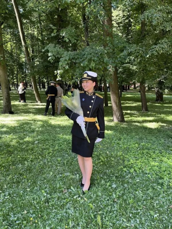 Уроженка Эвенкии приняла роды близнецов в самолете на высоте 10 км
