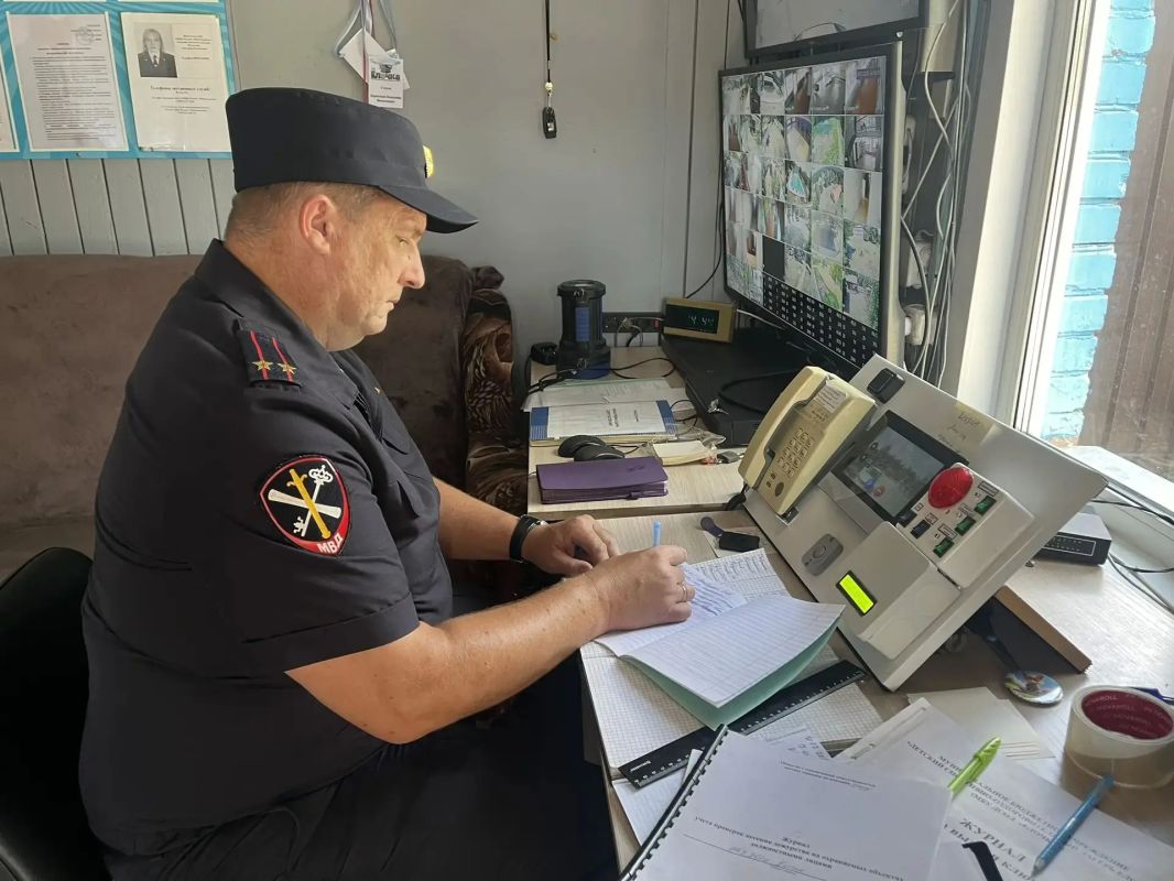 Лето в самом разгаре, а значит, детский отдых — под особым контролем! Лето в самом разгаре, а значит, детский отдых — под особым контролем!