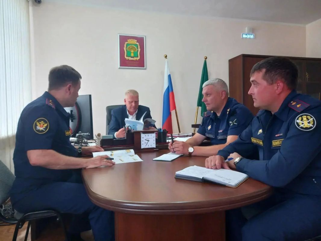 В г. Канске состоялась рабочая встреча начальника ОТАО ГУФСИН Сергея Маркатюка с главой Канского муниципального округа Константином Ковалевым В г. Канске состоялась рабочая встреча начальника ОТАО ГУФСИН Сергея Маркатюка с главой Канского муниципального округа Константином Ковалевым