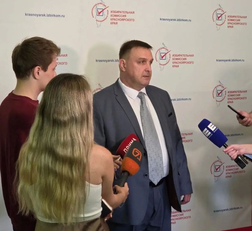 Секретарь Избирательной комиссии края, руководитель Рабочей группы по приёму и проверке избирательных документов, представляемых избирательными объединениями при проведении выборов депутатов Законодательного Собрания края...