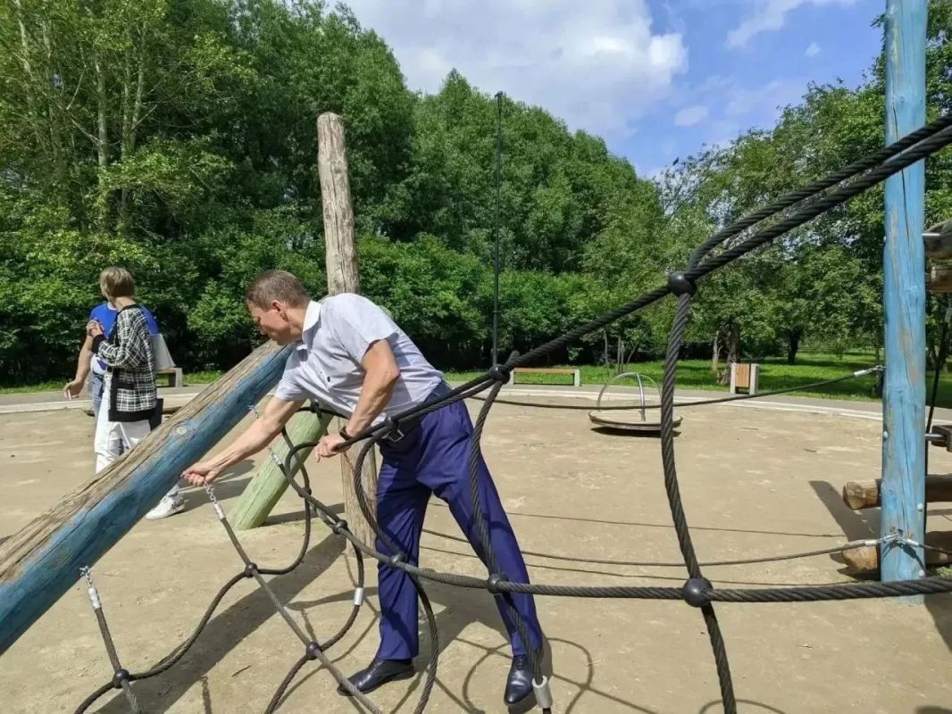 Озеро-парк «Октябрьский» станет еще комфортнее и безопаснее Озеро-парк «Октябрьский» станет еще комфортнее и безопаснее