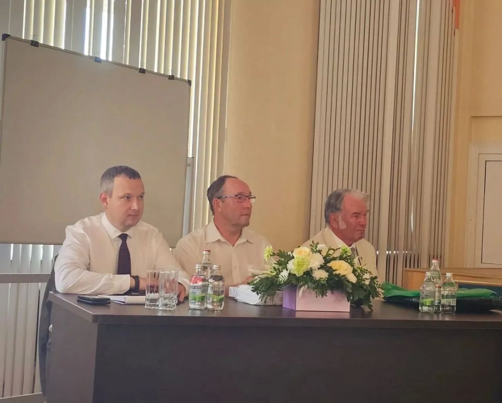 В Красноярске открылась всероссийская научно-практическая конференция «Аграрная наука в обеспечении продовольственной безопасности Сибири» В Красноярске открылась всероссийская научно-практическая конференция «Аграрная наука в обеспечении продовольственной безопасности Сибири»