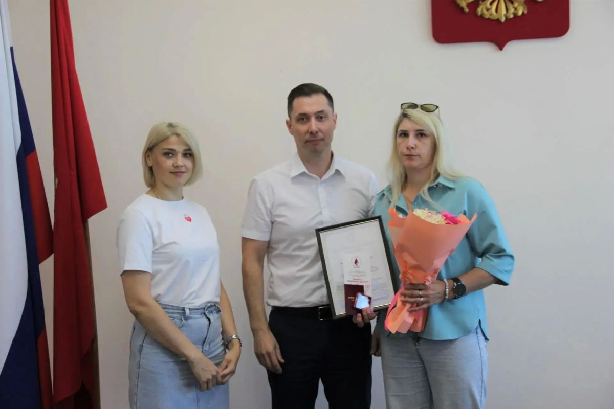 В администрации Енисейского округа чествовали Почетных доноров В администрации Енисейского округа чествовали Почетных доноров