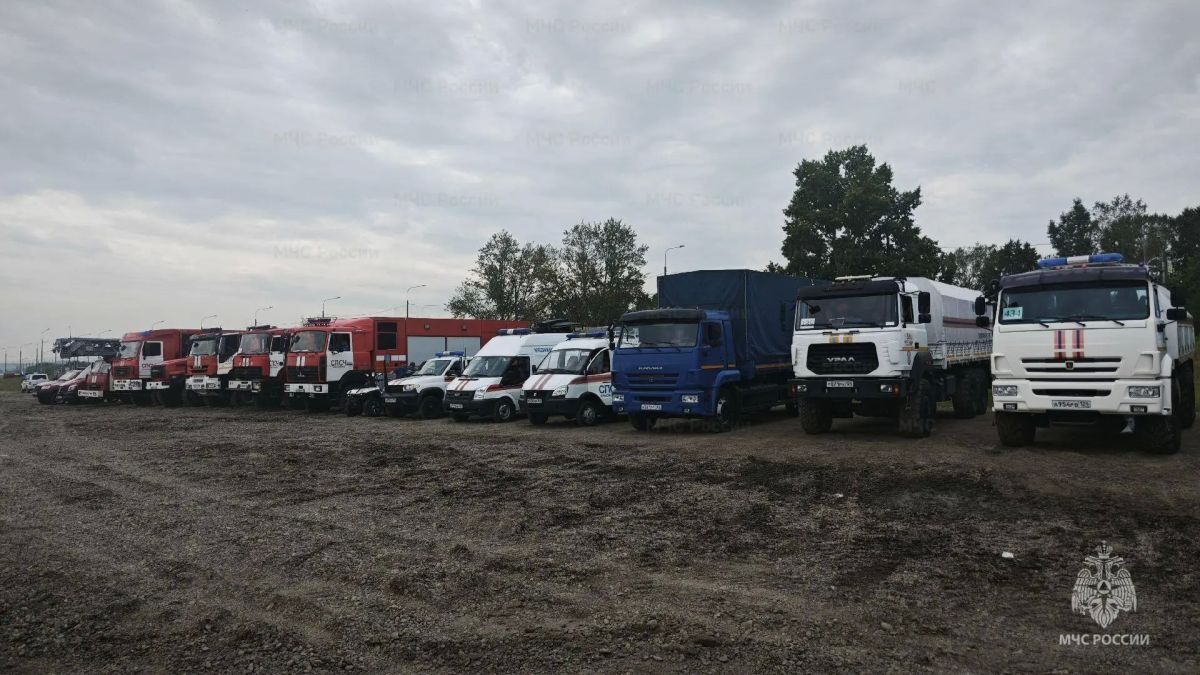 Реагирующие подразделения Главного управления выдвинулись в зону условной ЧС Реагирующие подразделения Главного управления выдвинулись в зону условной ЧС