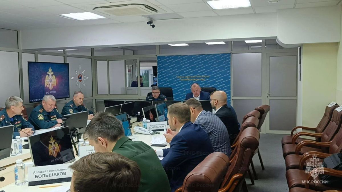 Реагирующие подразделения Главного управления выдвинулись в зону условной ЧС Реагирующие подразделения Главного управления выдвинулись в зону условной ЧС