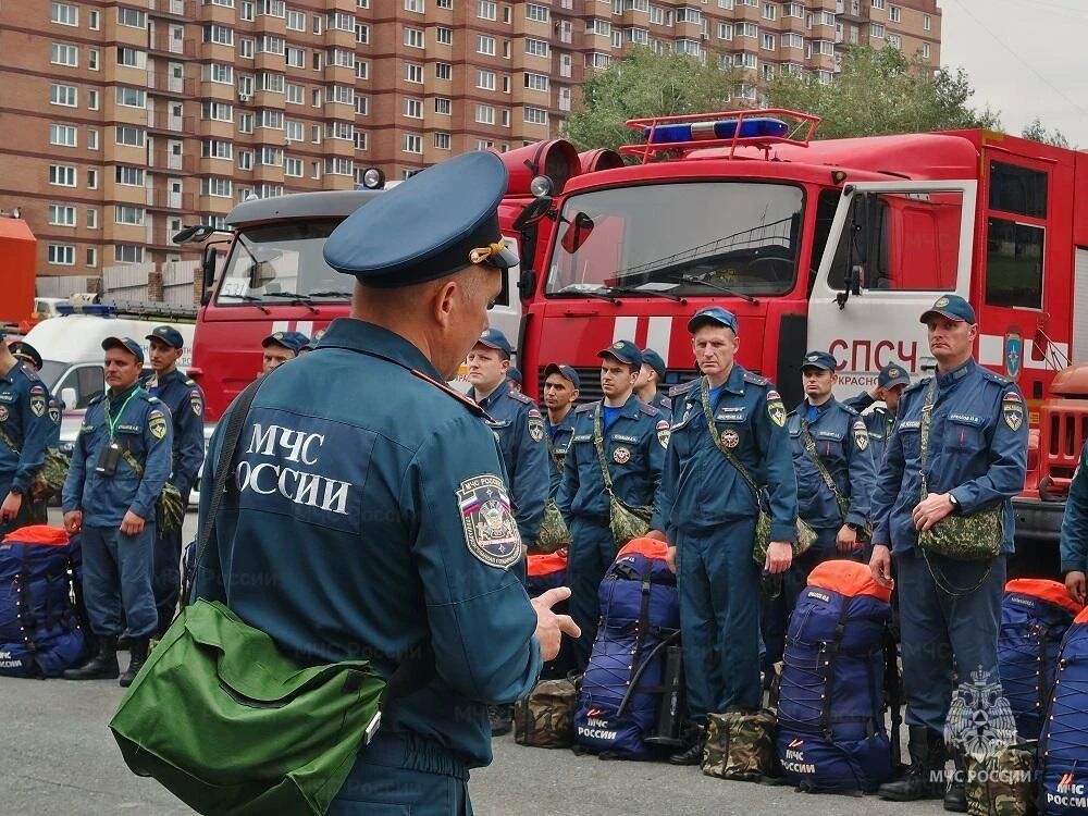 Реагирующие подразделения Главного управления выдвинулись в зону условной ЧС Реагирующие подразделения Главного управления выдвинулись в зону условной ЧС