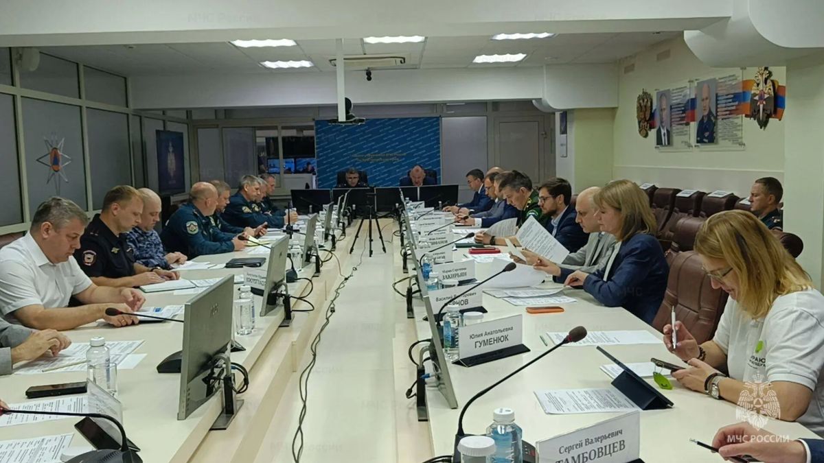 Реагирующие подразделения Главного управления выдвинулись в зону условной ЧС Реагирующие подразделения Главного управления выдвинулись в зону условной ЧС