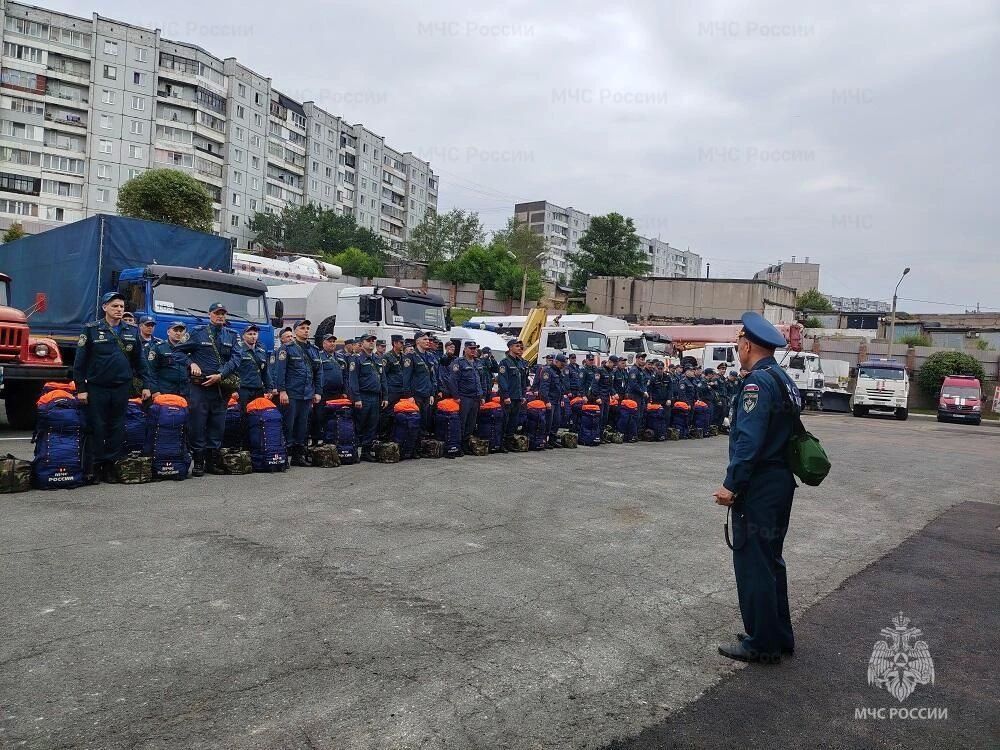 Реагирующие подразделения Главного управления выдвинулись в зону условной ЧС Реагирующие подразделения Главного управления выдвинулись в зону условной ЧС