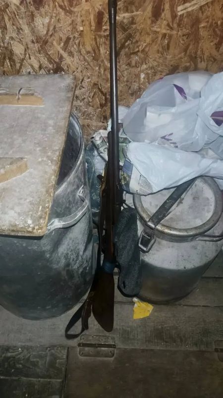 В Красноярском крае сотрудники полиции изъяли у местного жителя незаконно хранящиеся оружие и боеприпасы В Красноярском крае сотрудники полиции изъяли у местного жителя незаконно хранящиеся оружие и боеприпасы