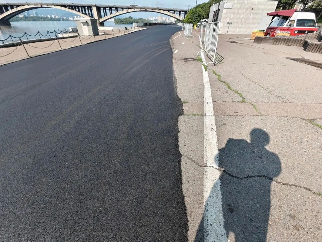 Утром заехал на главные набережные города – Центральную и Ярыгинскую Утром заехал на главные набережные города – Центральную и Ярыгинскую