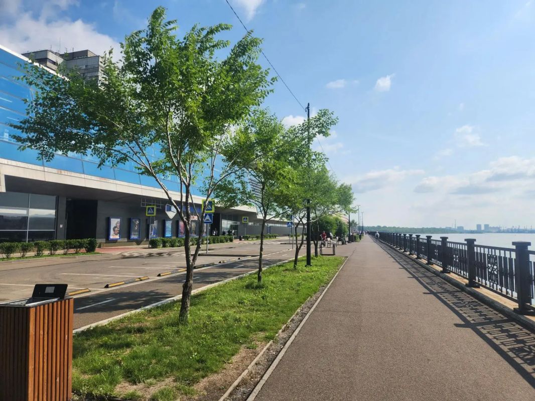 Утром заехал на главные набережные города – Центральную и Ярыгинскую Утром заехал на главные набережные города – Центральную и Ярыгинскую