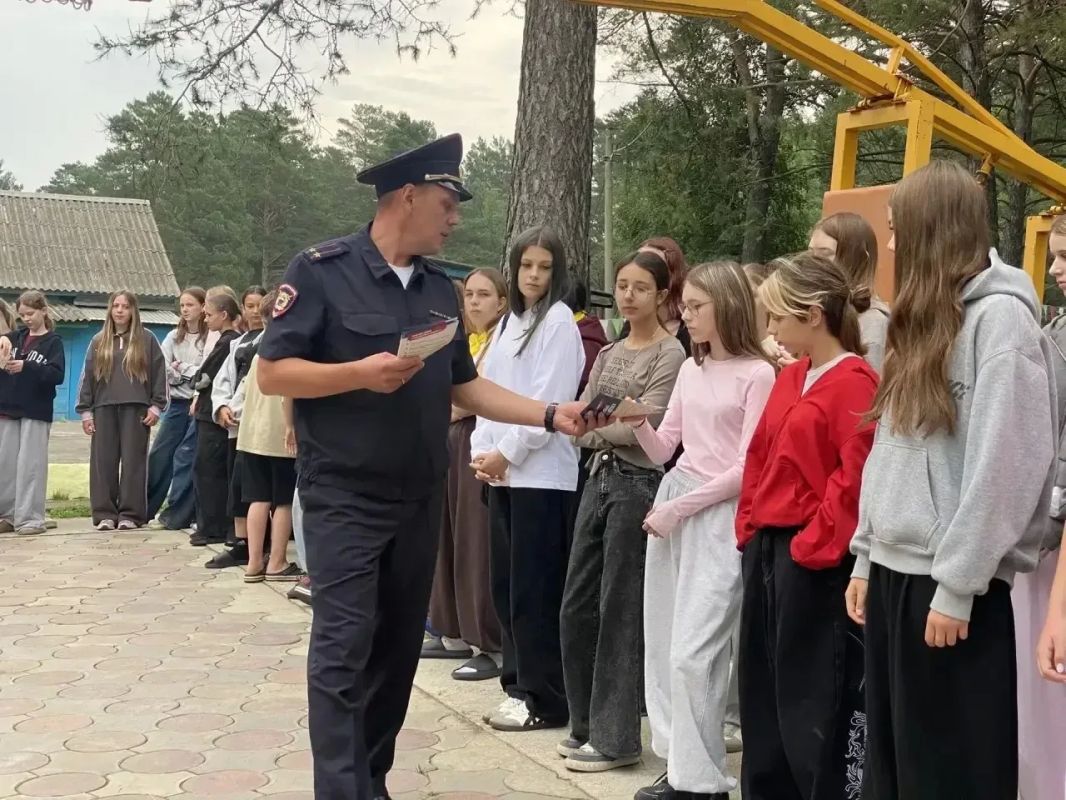 Полицейский десант в «Спутнике»