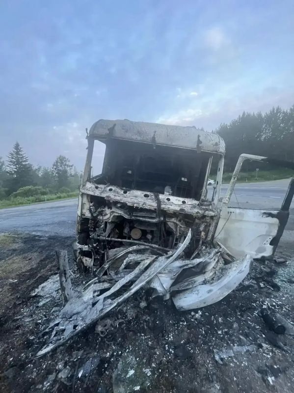 В Емельяновском округе полиция выясняет обстоятельства смертельной аварии, произошедшей ночью на 735-м километре трассы Р-255 «Сибирь» В Емельяновском округе полиция выясняет обстоятельства смертельной аварии, произошедшей ночью на 735-м километре трассы Р-255 «Сибирь»