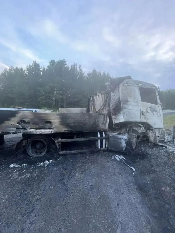 В Емельяновском округе полиция выясняет обстоятельства смертельной аварии, произошедшей ночью на 735-м километре трассы Р-255 «Сибирь» В Емельяновском округе полиция выясняет обстоятельства смертельной аварии, произошедшей ночью на 735-м километре трассы Р-255 «Сибирь»