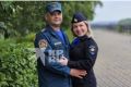 Счастье из мусорного пакета: влюбленные следователь и пожарный после службы спасают попавших в беду котиков