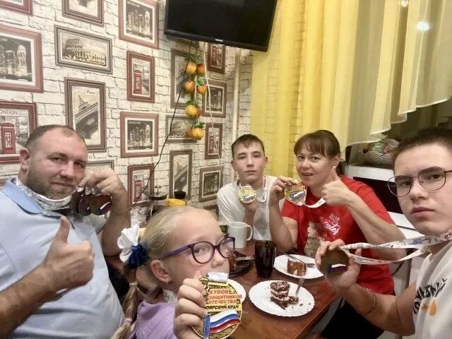 Михаил Котюков: Семья Валерия и Ирины Целищевых из Дивногорска победила во Всероссийском конкурсе «Семья года» Михаил Котюков: Семья Валерия и Ирины Целищевых из Дивногорска победила во Всероссийском конкурсе «Семья года»