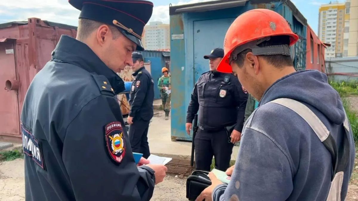 В Красноярском крае полицейские пресекли 179 нарушений миграционного законодательства В Красноярском крае полицейские пресекли 179 нарушений миграционного законодательства