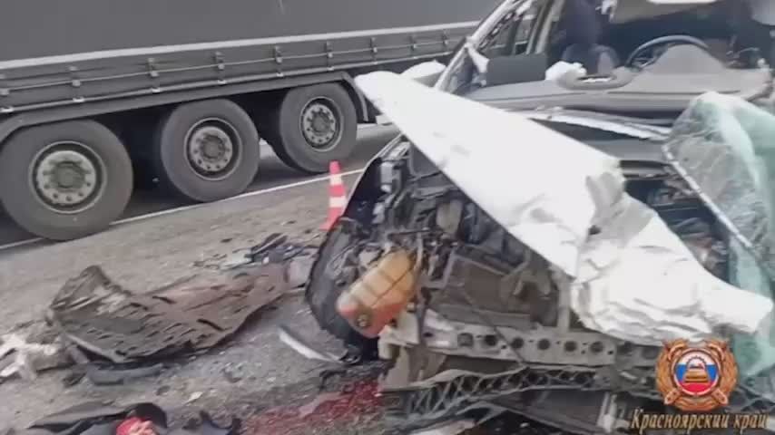 Два человека погибли в лобовом ДТП с фурой в Уярском округе