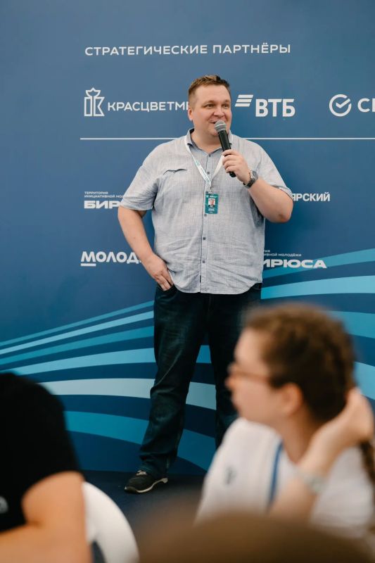 Энергоквиз #ВместеЯрче. 16 команд, 7 раундов, 49 вопросов и тонна энергии — именно так прошел интеллектуальный батл на форуме ТИМ «Бирюса» в рамках Всероссийского фестиваля энергосбережения Энергоквиз #ВместеЯрче. 16 команд, 7 раундов, 49 вопросов и тонна энергии — именно так прошел интеллектуальный батл на форуме ТИМ «Бирюса» в рамках Всероссийского фестиваля энергосбережения