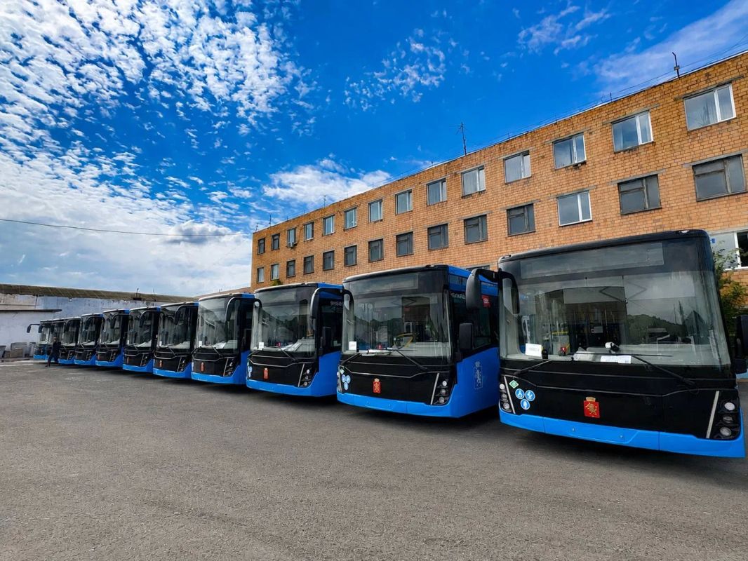 В Красноярск прибыли 20 новых автобусов
