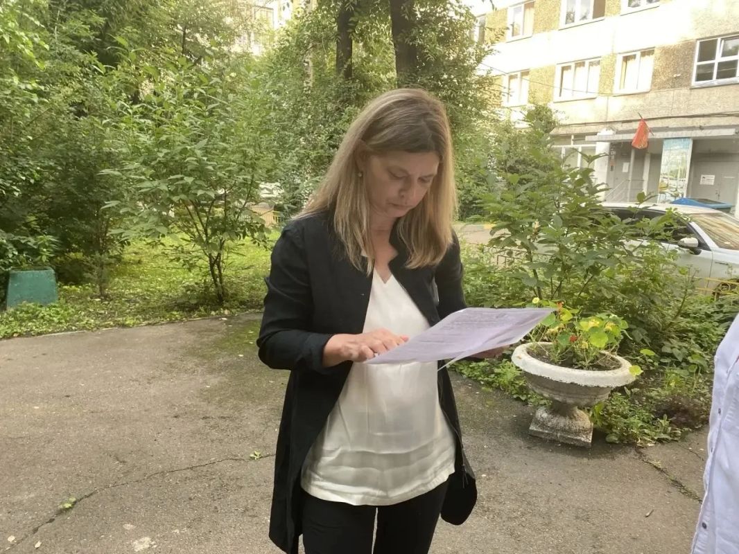 Старые коммуникации угрожают безопасности: Елена Пензина оценила масштаб провала грунта в Зеленой Роще Старые коммуникации угрожают безопасности: Елена Пензина оценила масштаб провала грунта в Зеленой Роще