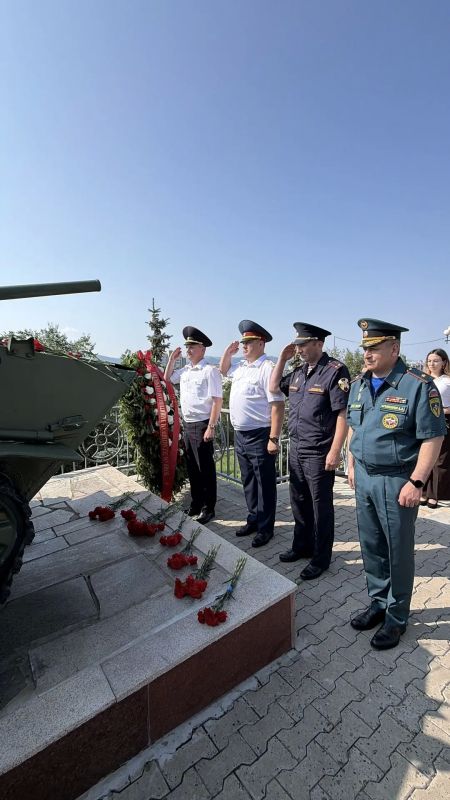 День ВДВ в Красноярске. Сегодня в Красноярске прошли торжественные мероприятия, посвященные Дню Воздушно-десантных войск России День ВДВ в Красноярске. Сегодня в Красноярске прошли торжественные мероприятия, посвященные Дню Воздушно-десантных войск России