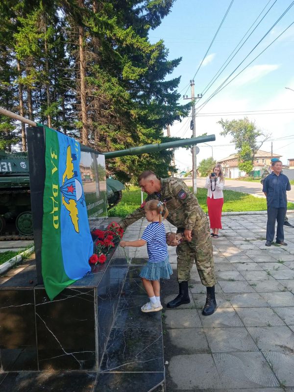 День войск дяди Васи. Сегодня, 2 августа, десантники Ирбейско-Саянского округа празднуют день Воздушно-десантных войск День войск дяди Васи. Сегодня, 2 августа, десантники Ирбейско-Саянского округа празднуют день Воздушно-десантных войск