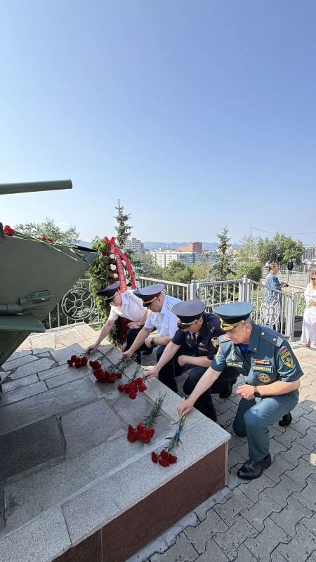 День ВДВ в Красноярске. Сегодня в Красноярске прошли торжественные мероприятия, посвященные Дню Воздушно-десантных войск России День ВДВ в Красноярске. Сегодня в Красноярске прошли торжественные мероприятия, посвященные Дню Воздушно-десантных войск России