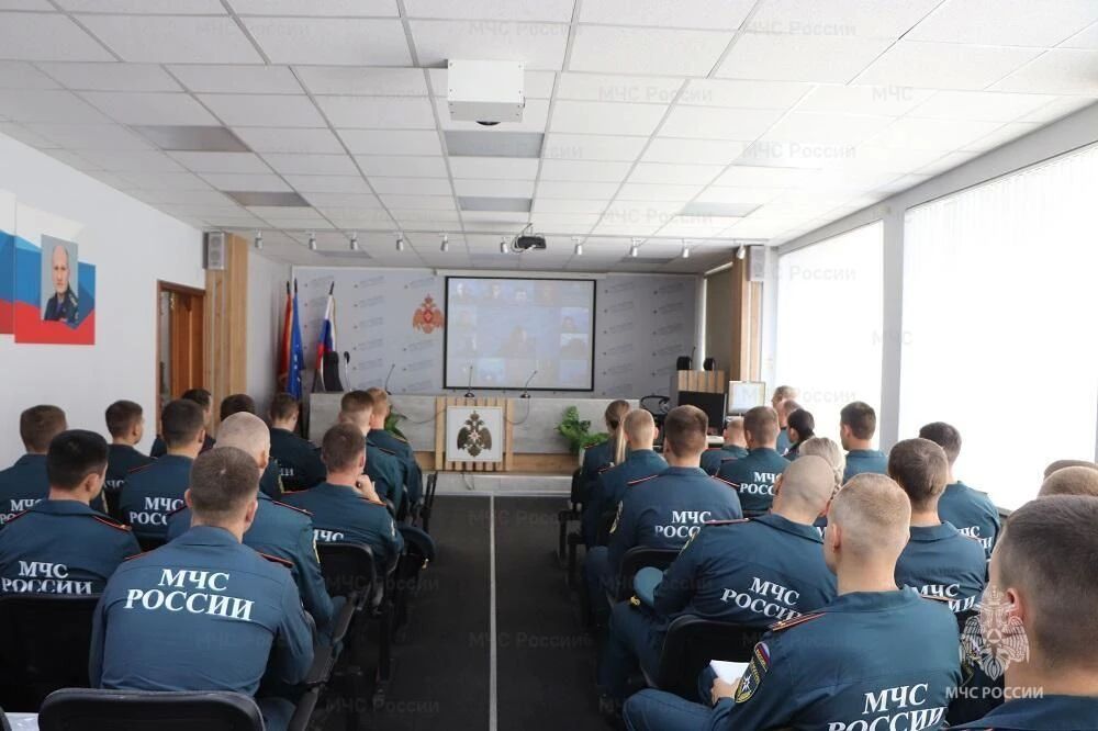 Стартовал учебно-методический сбор с выпускниками образовательных организаций МЧС России Стартовал учебно-методический сбор с выпускниками образовательных организаций МЧС России