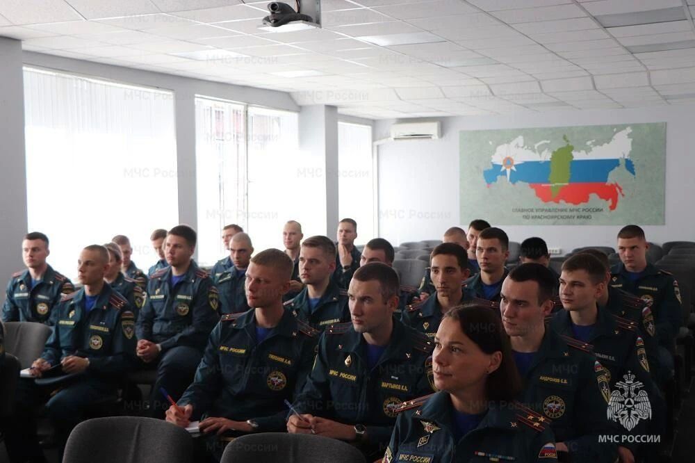Стартовал учебно-методический сбор с выпускниками образовательных организаций МЧС России Стартовал учебно-методический сбор с выпускниками образовательных организаций МЧС России