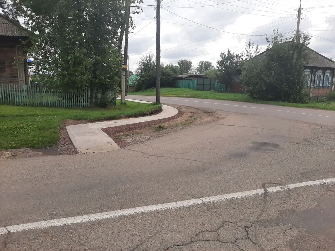 Опасный поворот: в Каратузском округе прокурор добился обустройства тротуара, которого ждали дети и взрослые Опасный поворот: в Каратузском округе прокурор добился обустройства тротуара, которого ждали дети и взрослые
