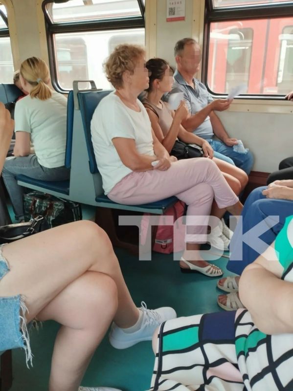 Красноярцы сообщили о неработающих кондиционерах в электричках в 30-градусную жару Красноярцы сообщили о неработающих кондиционерах в электричках в 30-градусную жару