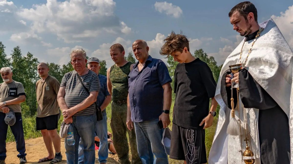 Поклонный крест установили у п. Емельяново Поклонный крест установили у п. Емельяново