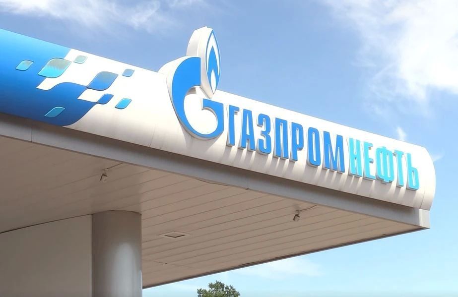 «Газпром нефть» отменила лимиты на продажу топлива на заправках в 13 регионах России