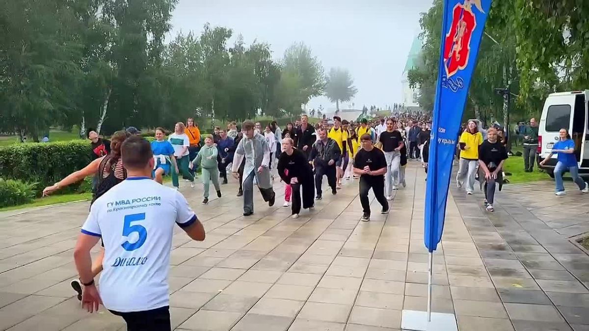 «Мы зарядку любим очень, каждый быть здоровым хочет»
