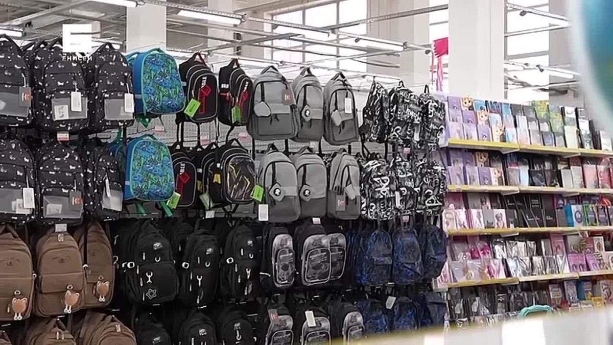 Больше 80 тысяч семей в крае получат выплаты на детей-школьников к 1 сентября
