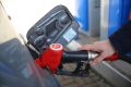 ФАС России поручил региональным подразделениям отслеживать ценовую политику автозаправочных станций и реагировать на все поступающие от населения сигналы на необоснованное повышение цен