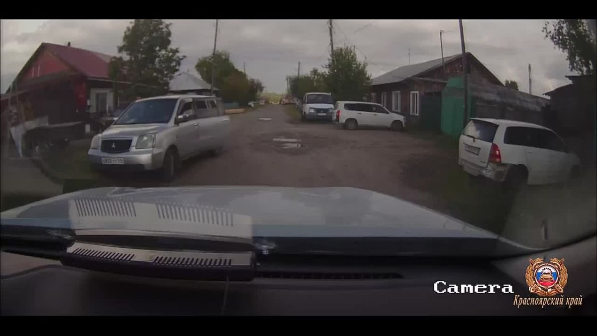 В Енисейске дедушка доверил управление своей машиной внуку
