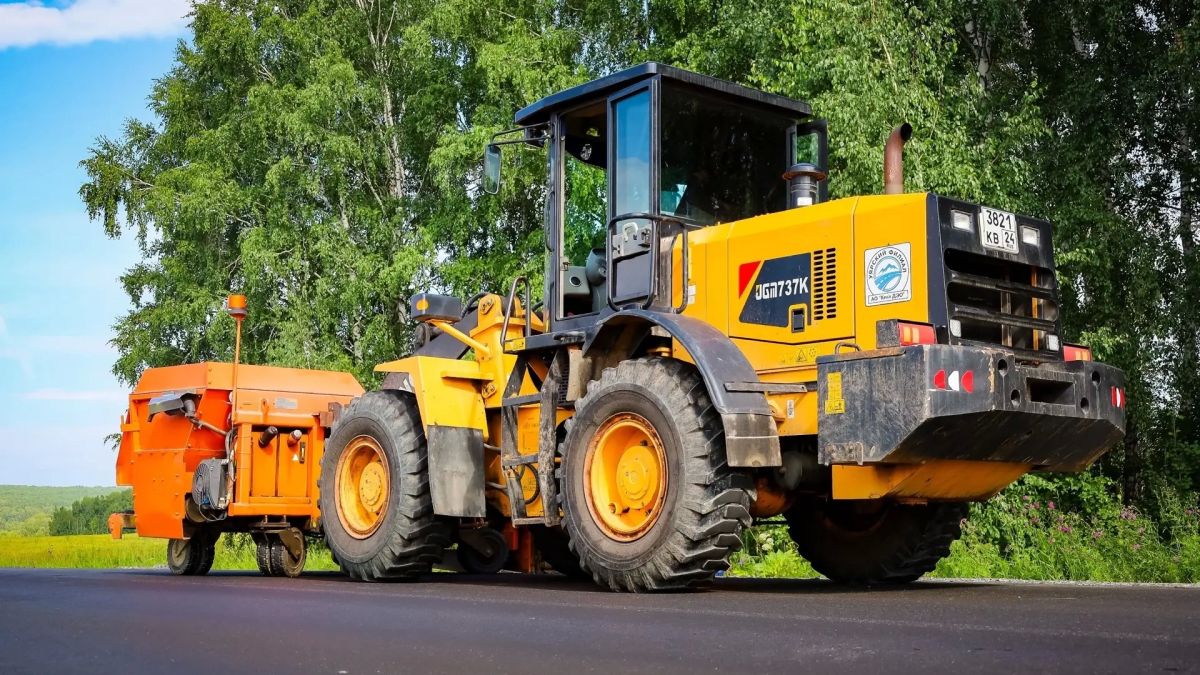 Дорожный сезон в крае набирает обороты – ремонтные работы идут активно, некоторые объекты уже выходят на финишную прямую