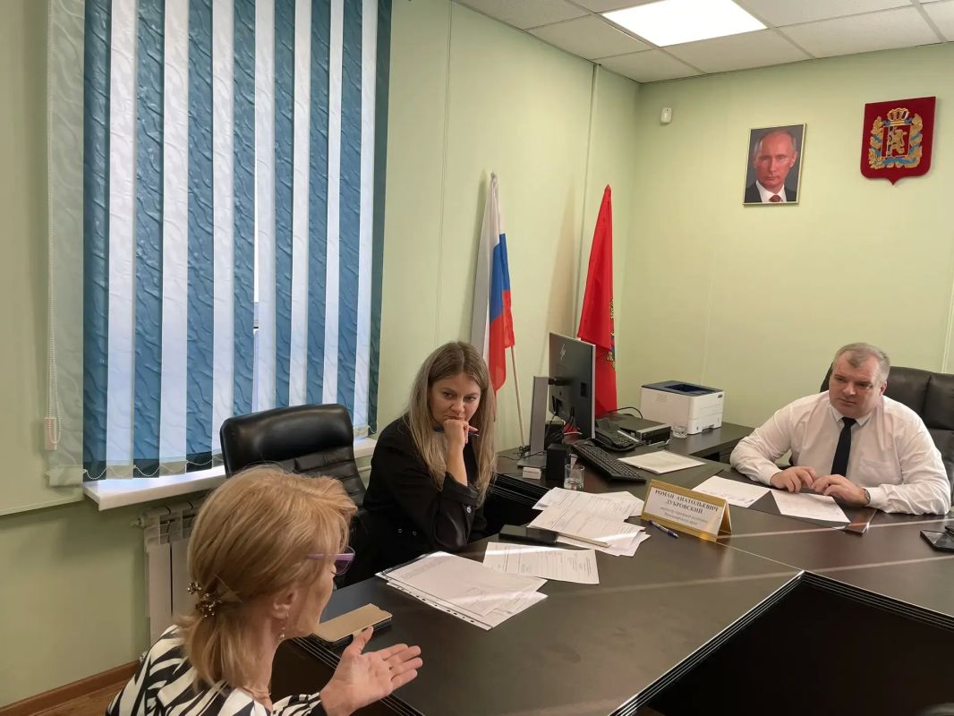 Рабочую встречу с главой города Дмитрием Карасевым провел министр Роман Дубровский в Норильске Рабочую встречу с главой города Дмитрием Карасевым провел министр Роман Дубровский в Норильске