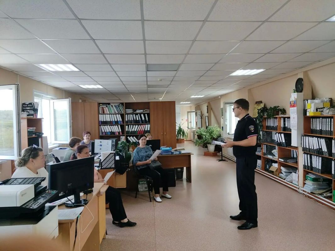 В Зеленогорске прошел единый день профилактики правонарушений В Зеленогорске прошел единый день профилактики правонарушений