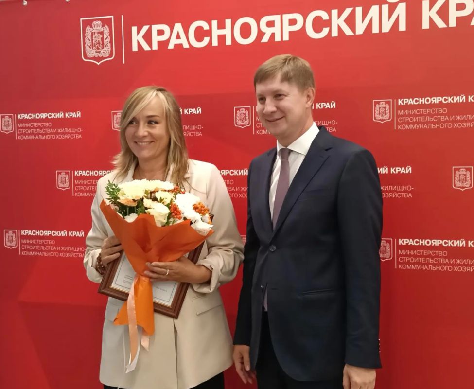 #ДеньСтроителя. Накануне Дня строителя глава краевого Минстроя Максим Говорушкин и депутат Заксобрания края, председатель комитета по строительству, ЖКХ и вопросам ГО и ЧС Алексей Кулеш вручили краевые награды лучшим из... #ДеньСтроителя. Накануне Дня строителя глава краевого Минстроя Максим Говорушкин и депутат Заксобрания края, председатель комитета по строительству, ЖКХ и вопросам ГО и ЧС Алексей Кулеш вручили краевые награды лучшим из...