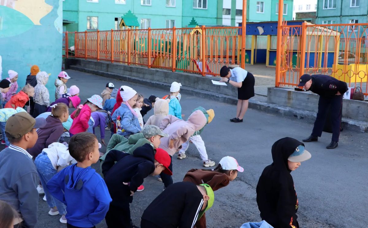 Зарядка со стражем порядка – детям Таймыра и Шушенского! Зарядка со стражем порядка – детям Таймыра и Шушенского!